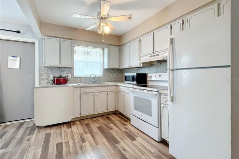 House in Pinellas Park, Florida 1 bedroom, 83.8 sq.m. № 1553057 - photo 11