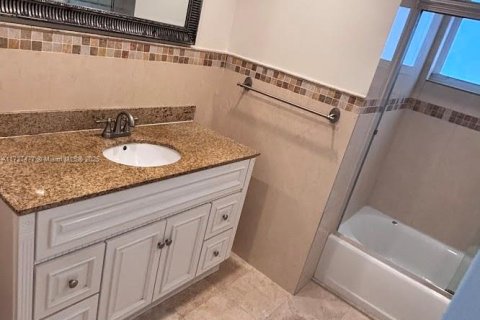 Купить кондоминиум в Майами, Флорида 1 спальня, 85.56м2, № 1811246 - фото 19