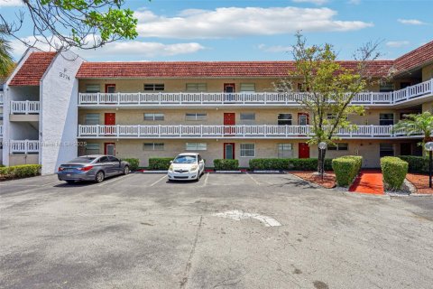 Copropriété à vendre à Lauderhill, Floride: 2 chambres, 83.98 m2 № 1728096 - photo 3