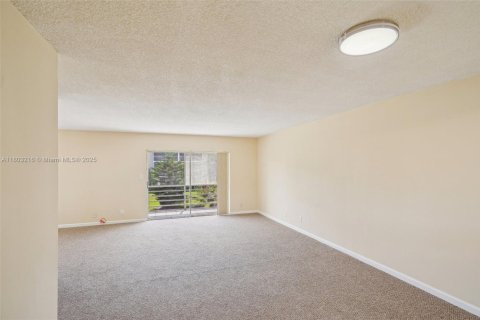 Copropriété à vendre à Lauderhill, Floride: 2 chambres, 83.98 m2 № 1728096 - photo 11