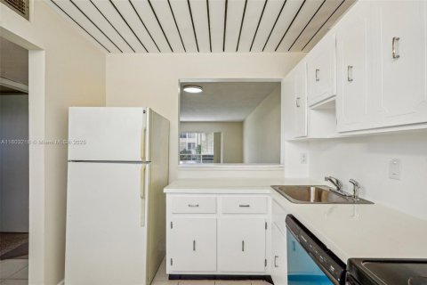 Copropriété à vendre à Lauderhill, Floride: 2 chambres, 83.98 m2 № 1728096 - photo 6