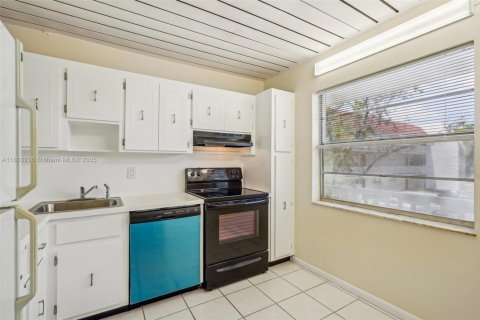 Copropriété à vendre à Lauderhill, Floride: 2 chambres, 83.98 m2 № 1728096 - photo 5