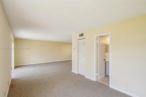 Copropriété à vendre à Lauderhill, Floride: 2 chambres, 83.98 m2 № 1728096 - photo 14