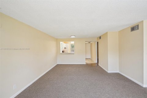 Copropriété à vendre à Lauderhill, Floride: 2 chambres, 83.98 m2 № 1728096 - photo 8