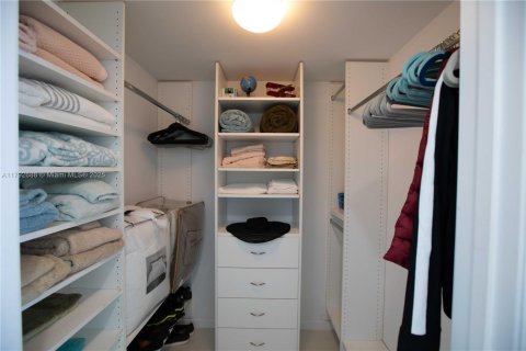 Купить кондоминиум в Майами, Флорида 2 спальни, 119.84м2, № 1862429 - фото 14