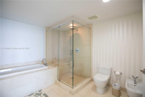 Купить кондоминиум в Майами, Флорида 2 спальни, 119.84м2, № 1862429 - фото 16