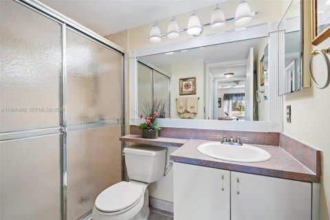 Condo in Greenacres, Florida, 2 bedrooms  № 2052606 - photo 18