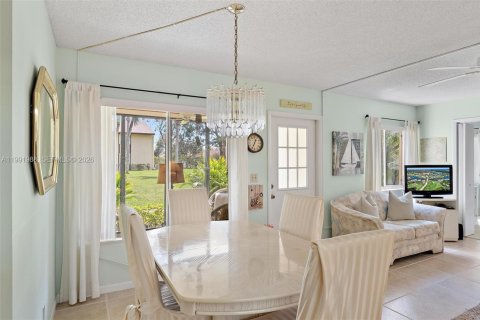 Condo in Greenacres, Florida, 2 bedrooms  № 2052606 - photo 9