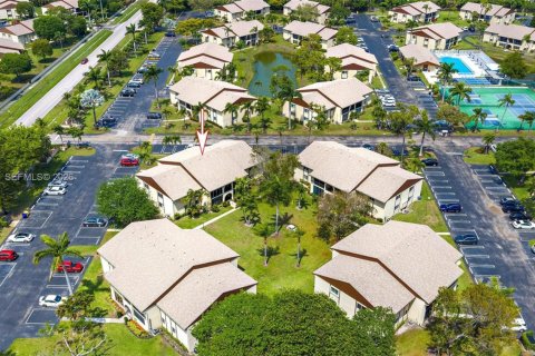 Condo in Greenacres, Florida, 2 bedrooms  № 2052606 - photo 28