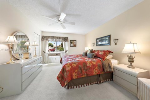 Condo in Greenacres, Florida, 2 bedrooms  № 2052606 - photo 15