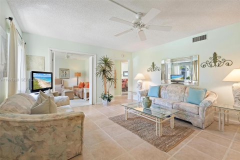 Condo in Greenacres, Florida, 2 bedrooms  № 2052606 - photo 8