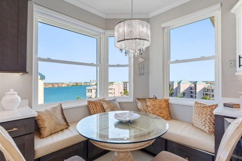 Condo in South Pasadena, Florida, 2 bedrooms  № 1757015 - photo 18