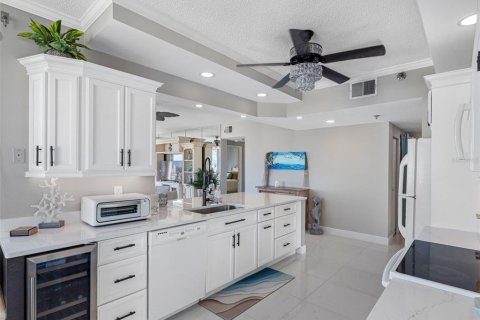 Condo in South Pasadena, Florida, 2 bedrooms  № 1757015 - photo 23