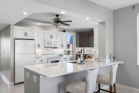 Condo in South Pasadena, Florida, 2 bedrooms  № 1757015 - photo 21