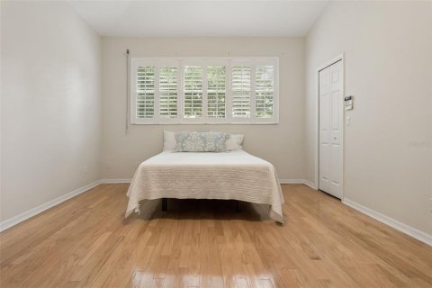House in Tampa, Florida 3 bedrooms, 229.19 sq.m. № 2324285 - photo 17