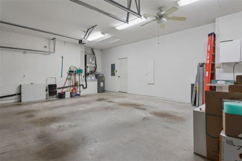 House in Tampa, Florida 3 bedrooms, 229.19 sq.m. № 2324285 - photo 27