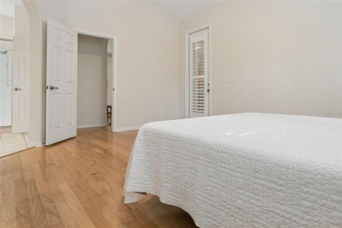 House in Tampa, Florida 3 bedrooms, 229.19 sq.m. № 2324285 - photo 18