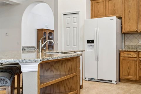House in Tampa, Florida 3 bedrooms, 229.19 sq.m. № 2324285 - photo 6