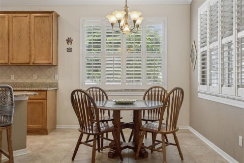 House in Tampa, Florida 3 bedrooms, 229.19 sq.m. № 2324285 - photo 9