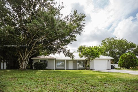 Casa en venta en Port St. Lucie, Florida, 3 dormitorios, 137.12 m2 № 1830548 - foto 1