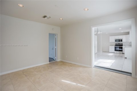 Casa en venta en Port St. Lucie, Florida, 3 dormitorios, 137.12 m2 № 1830548 - foto 13