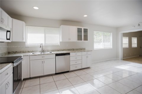 Casa en venta en Port St. Lucie, Florida, 3 dormitorios, 137.12 m2 № 1830548 - foto 4