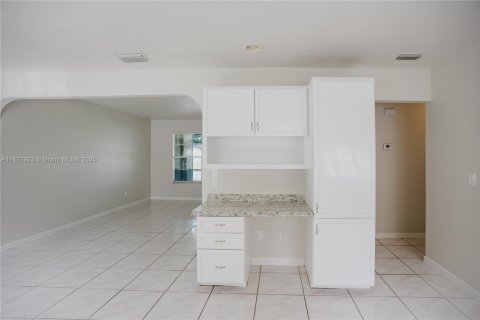 Casa en venta en Port St. Lucie, Florida, 3 dormitorios, 137.12 m2 № 1830548 - foto 7