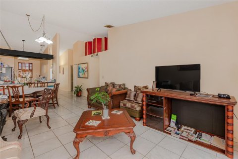 Townhouse in Hialeah, Florida 2 bedrooms, 101.17 sq.m. № 2091050 - photo 9