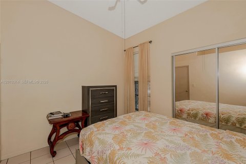 Townhouse in Hialeah, Florida 2 bedrooms, 101.17 sq.m. № 2091050 - photo 25
