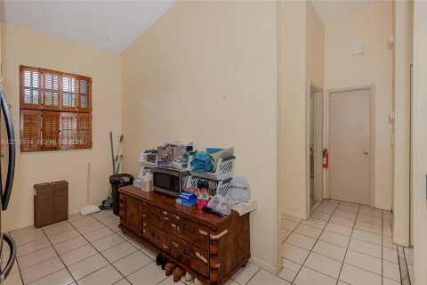 Townhouse in Hialeah, Florida 2 bedrooms, 101.17 sq.m. № 2091050 - photo 21