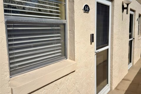 Condo in Ocoee, Florida, 2 bedrooms № 2218421 - photo 4
