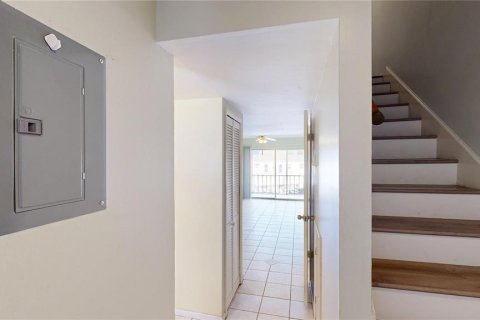 Condo in Ocoee, Florida, 2 bedrooms № 2218421 - photo 13