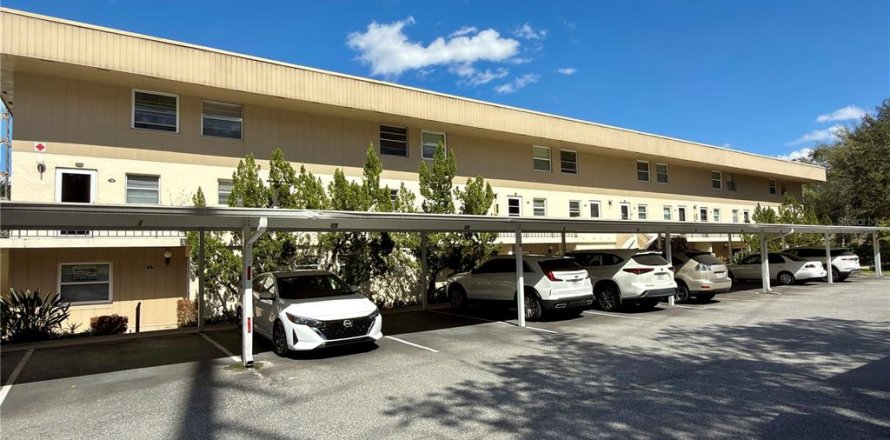 Condo in Ocoee, Florida, 2 bedrooms № 2218421
