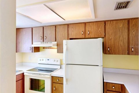 Condo in Ocoee, Florida, 2 bedrooms № 2218421 - photo 5