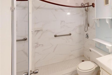 Condo in Ocoee, Florida, 2 bedrooms № 2218421 - photo 22