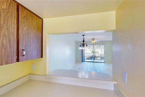 Condo in Ocoee, Florida, 2 bedrooms № 2218421 - photo 7