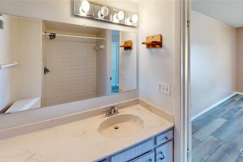 Condo in Ocoee, Florida, 2 bedrooms № 2218421 - photo 17