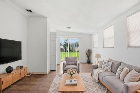 Casa en venta en Tampa, Florida, 3 dormitorios, 97.27 m2 № 2209976 - foto 2