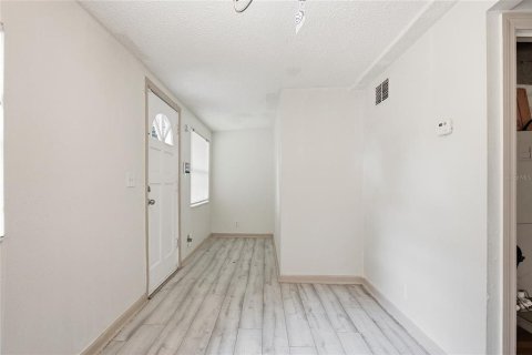 Casa en venta en Tampa, Florida, 3 dormitorios, 97.27 m2 № 2209976 - foto 7