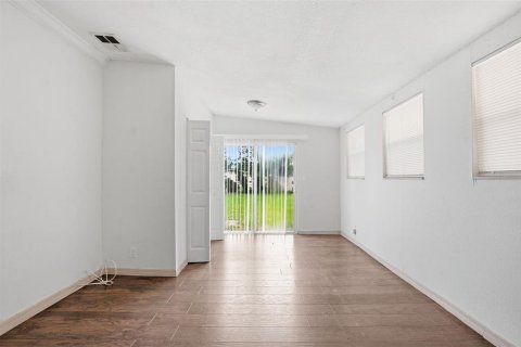 Casa en venta en Tampa, Florida, 3 dormitorios, 97.27 m2 № 2209976 - foto 8