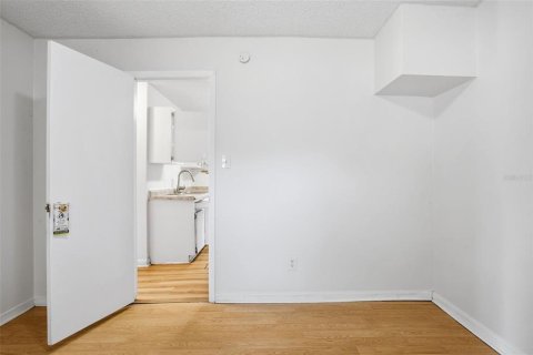Casa en venta en Tampa, Florida, 3 dormitorios, 97.27 m2 № 2209976 - foto 16