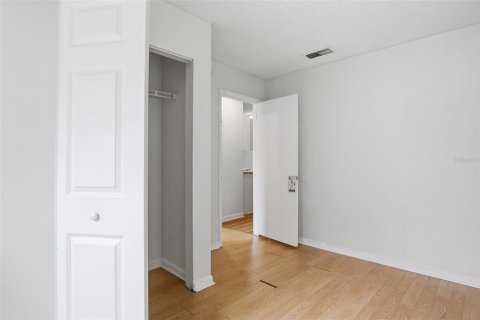Casa en venta en Tampa, Florida, 3 dormitorios, 97.27 m2 № 2209976 - foto 18