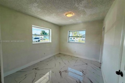 Villa ou maison à vendre à Miami, Floride: 4 chambres, 106.84 m2 № 1988353 - photo 10