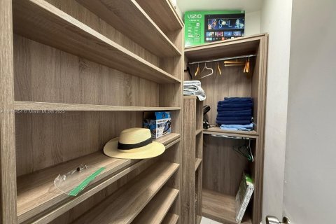 Купить виллу или дом в Майами, Флорида 2 спальни, 74.79м2, № 1895293 - фото 21