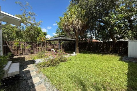 Купить виллу или дом в Майами, Флорида 2 спальни, 74.79м2, № 1895293 - фото 5