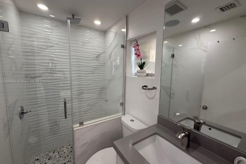 Купить виллу или дом в Майами, Флорида 2 спальни, 74.79м2, № 1895293 - фото 20