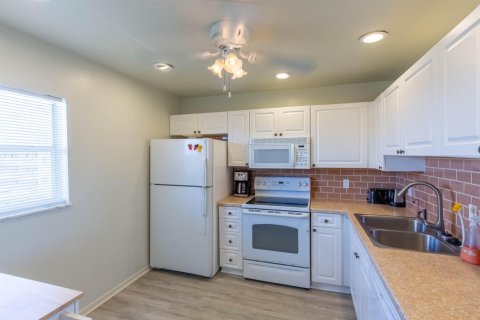 Copropriété à vendre à Boynton Beach, Floride: 2 chambres, 89.19 m2 № 2261745 - photo 7