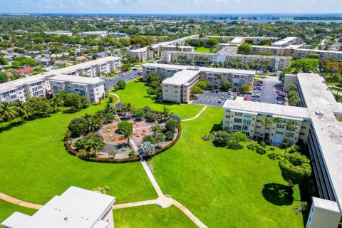 Copropriété à vendre à Boynton Beach, Floride: 2 chambres, 89.19 m2 № 2261745 - photo 28