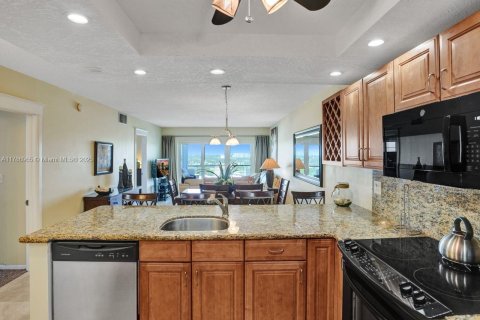 Condo in Lauderdale-by-the-Sea, Florida, 2 bedrooms  № 1933165 - photo 4