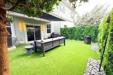 Touwnhouse à louer à Coral Springs, Floride: 3 chambres, 124.86 m2 № 2153892 - photo 2